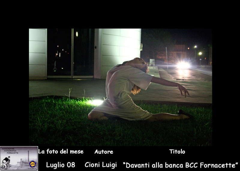 N° (7)  Foto del Mese (Luglio 08) Autore Cioni Luigi Davanti alla banca ''BCC Fornacette''.jpg